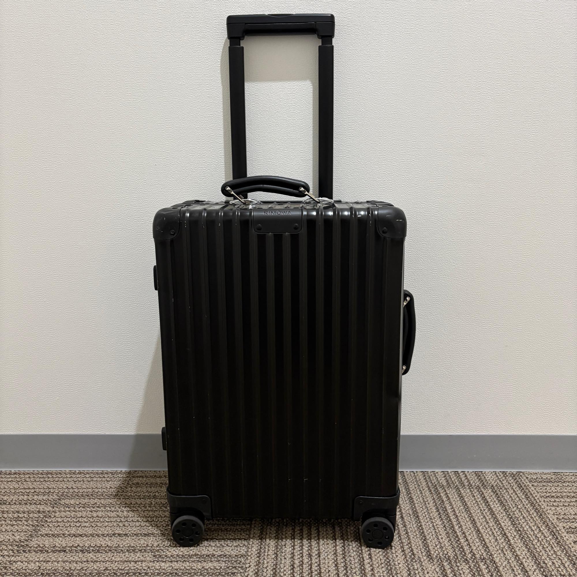 リモワ クラシック 973.53.01.4 キャビン ブラック 中古美品 36リットル 4輪