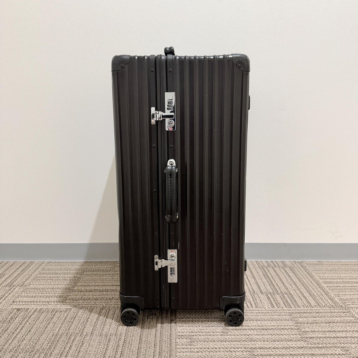 リモワ クラシック 中古美品 U973.75.01.4 100リットル 4輪