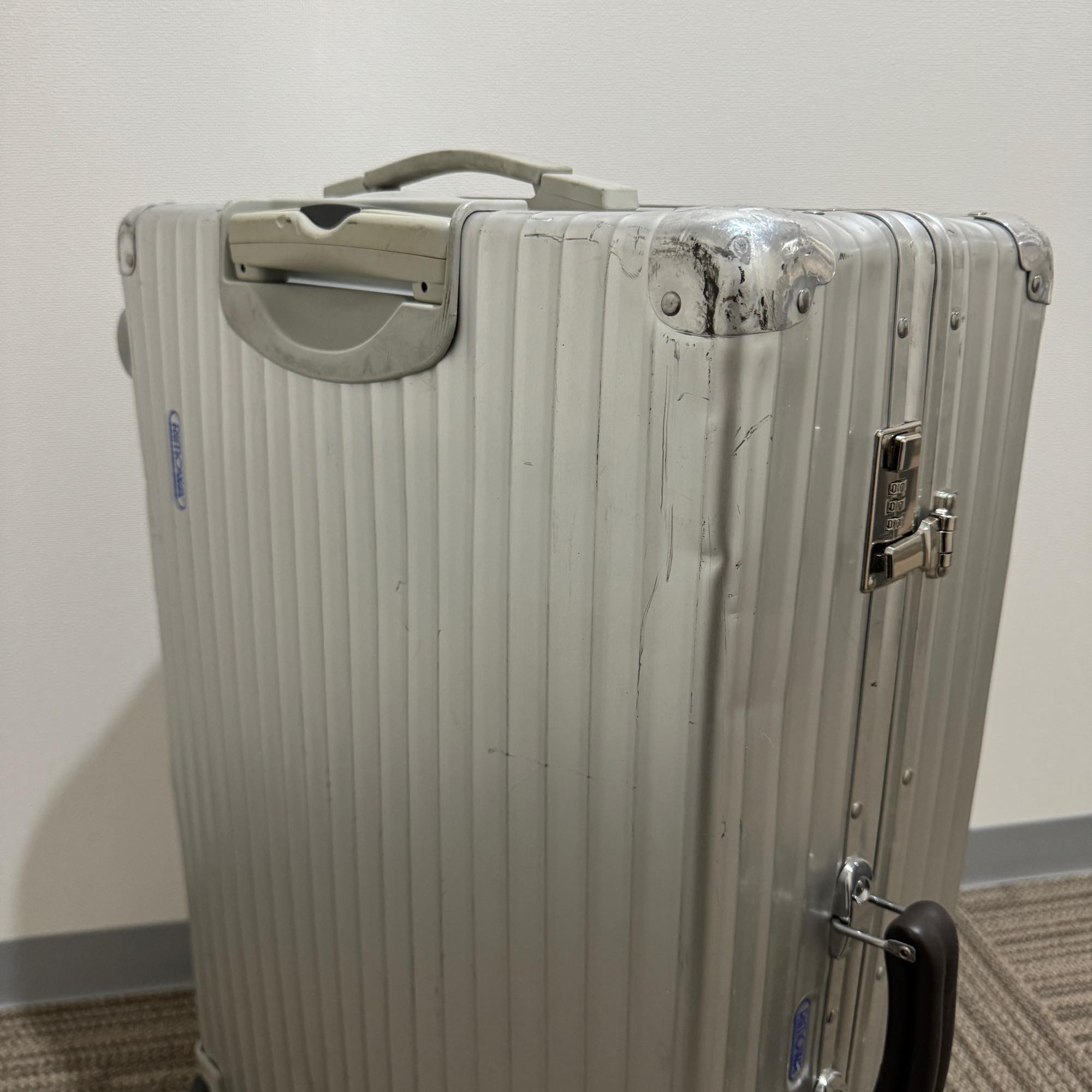 リモワ クラシックフライト U976.70 ジャンク品(動作品) 82リットル 2輪