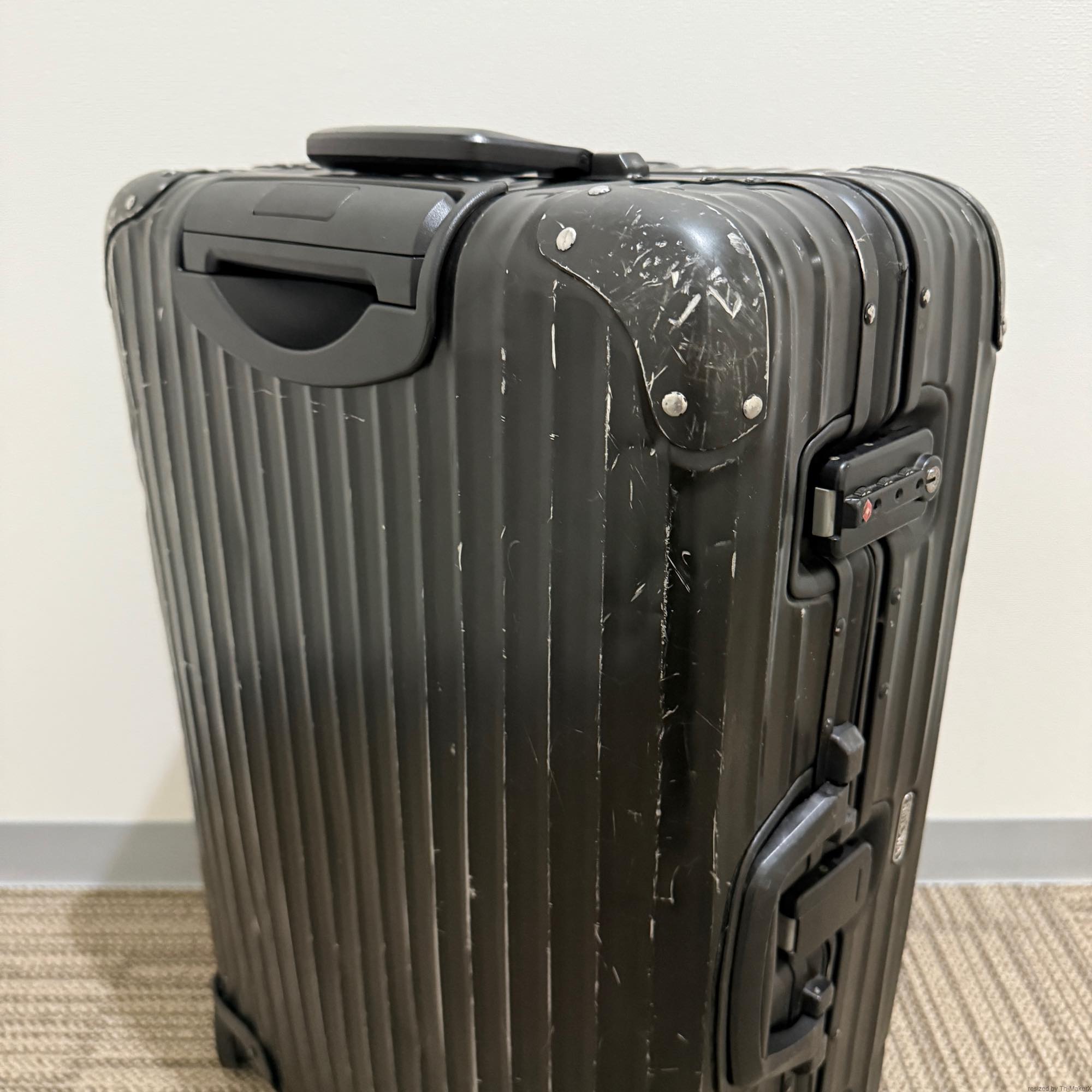 リモワ トパーズ ステルス 中古商品 985.97 64リットル 4輪