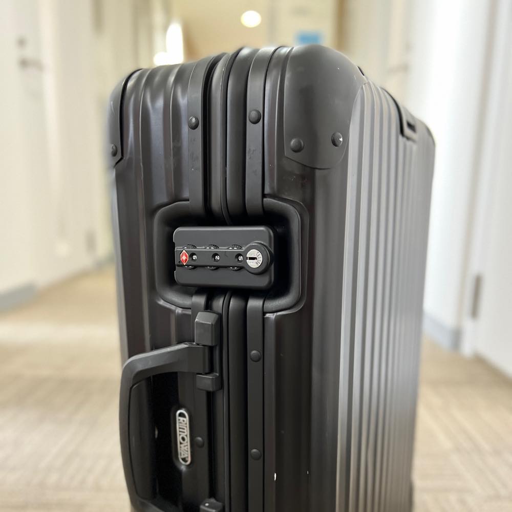 リモワ トパーズ ステルス 986.11 32リットル 中古商品 2輪