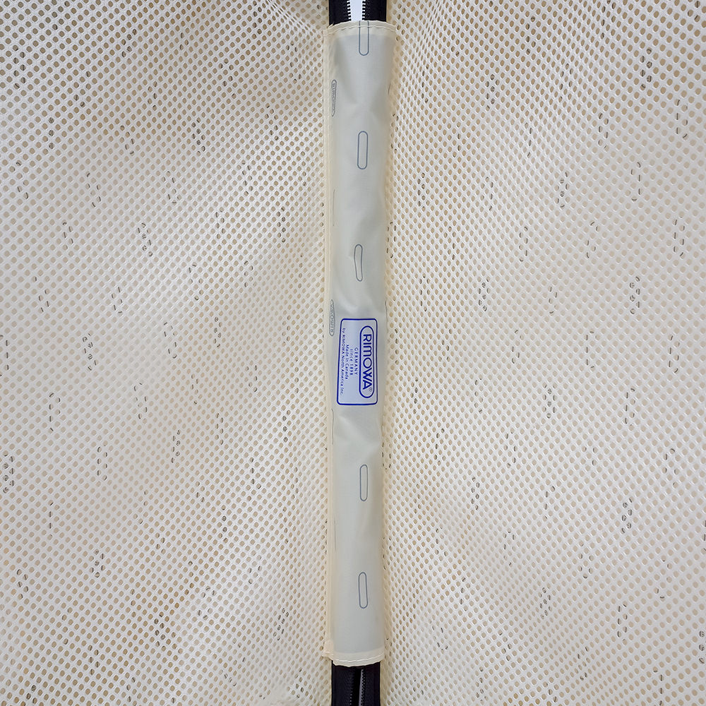 リモワ　サルサ エアー　中古商品　820.52.45.4　34リットル　4輪