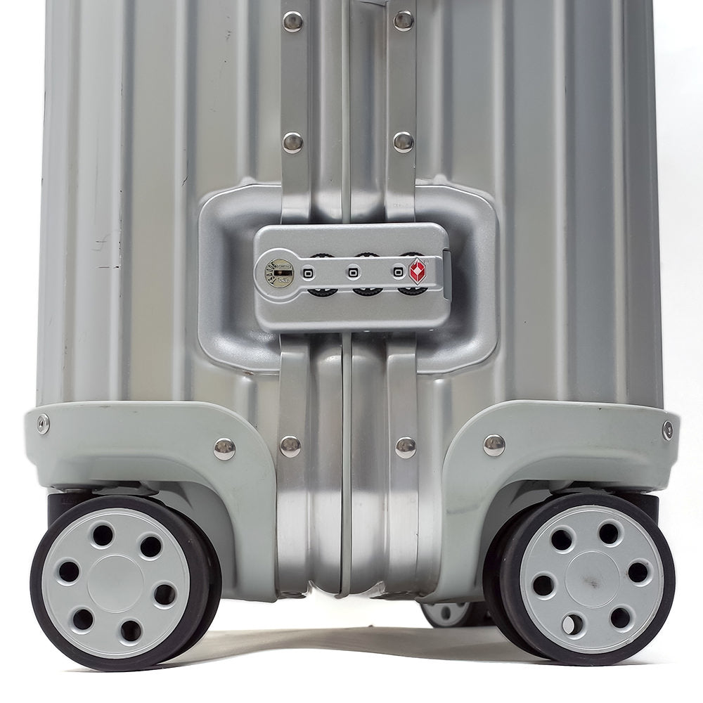 リモワ　トパーズ　中古商品　923.63　63リットル　4輪