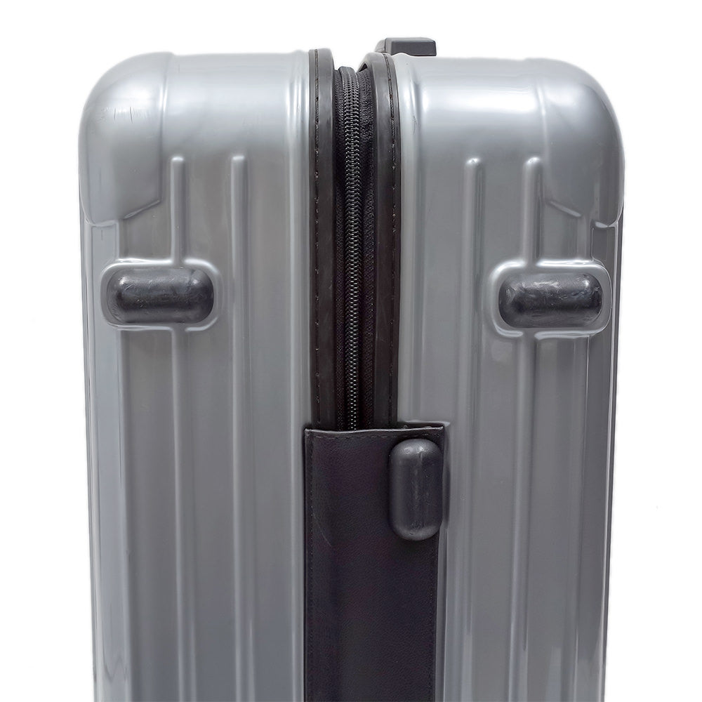 リモワ　サルサ　中古商品　876.63　63リットル　4輪