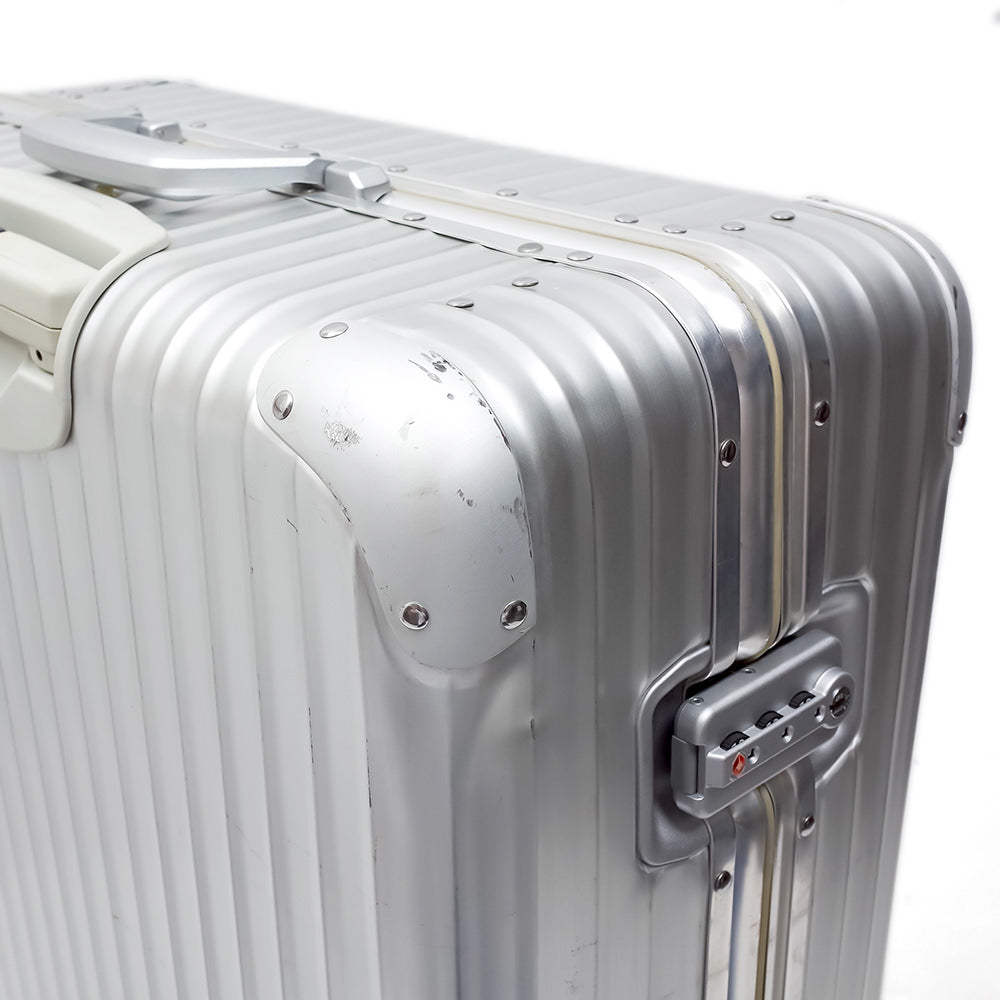 リモワ　トパーズ　中古商品　932.77-3　104リットル　4輪