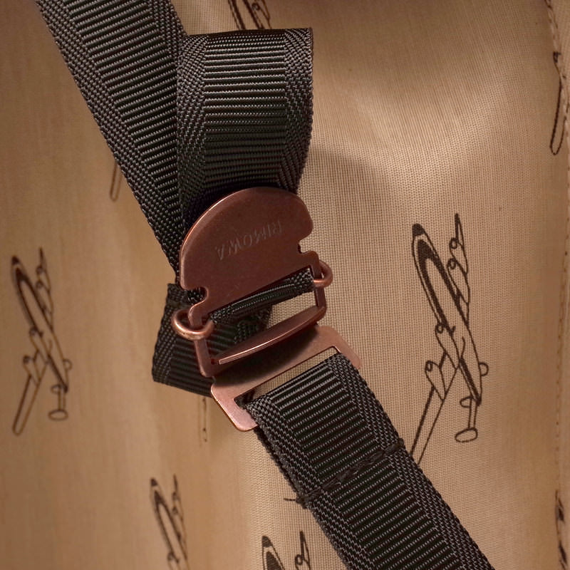 ルフトハンザ リモワ クラシックフライト 35リットル 4輪 – リモワ