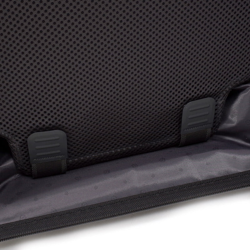 エッセンシャル ルフトハンザエディション Check-In M ブラック 60L