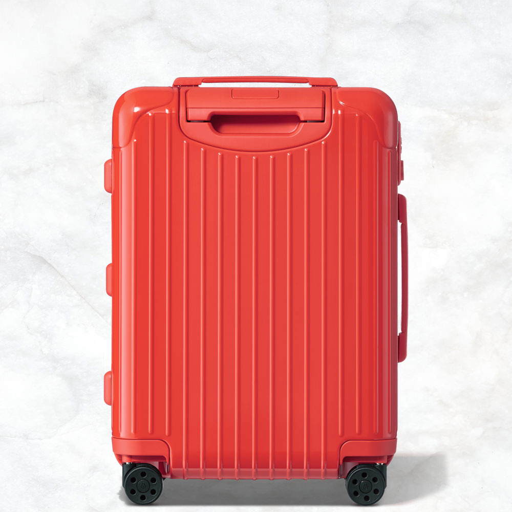 最終値下げRIMOWA キャリーケース レッド リモワ エッセンシャル 832.53.51.4 キャビン 36L フラミンゴレッド