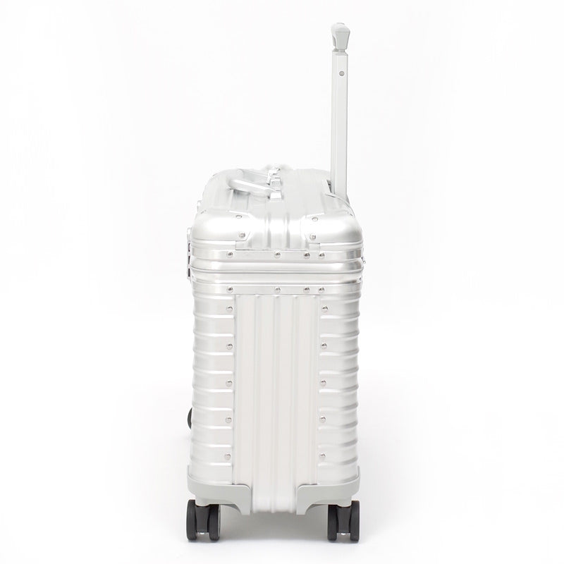 リモワ パイロット 920.50.00.4 34リットル 4輪 – リモワ(RIMOWA)専門