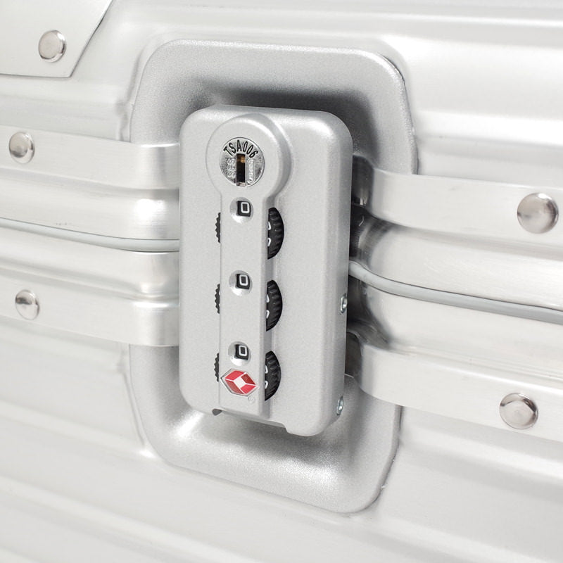 リモワ パイロット 920.50.00.4 34リットル 4輪 – リモワ(RIMOWA)専門