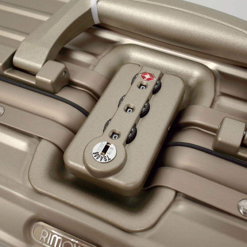 リモワ トパーズ チタニウム 923.40.03.2 28リットル 2輪 – リモワ