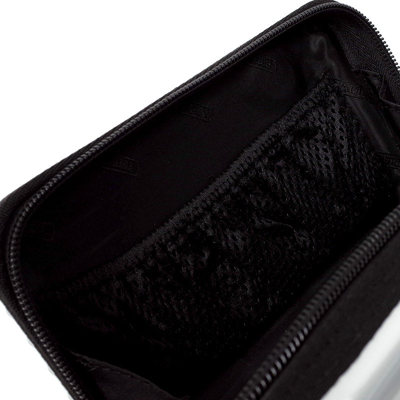 タイ航空限定 アメニティケース 在庫商品 シルバー – リモワ(RIMOWA