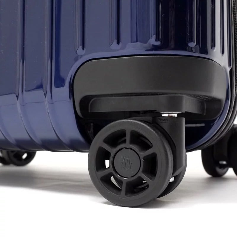 リモワ エッセンシャルライト 823.42.60.4 22L ブルー – リモワ(RIMOWA