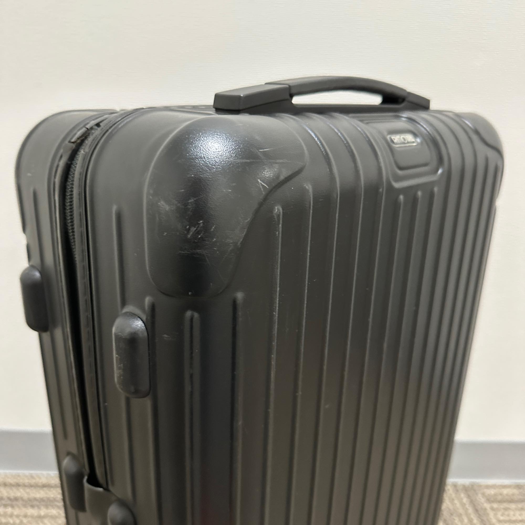 【ジャンク】リモワ　サルサ　811.52.32.4　ジャンク商品　32リットル　4輪