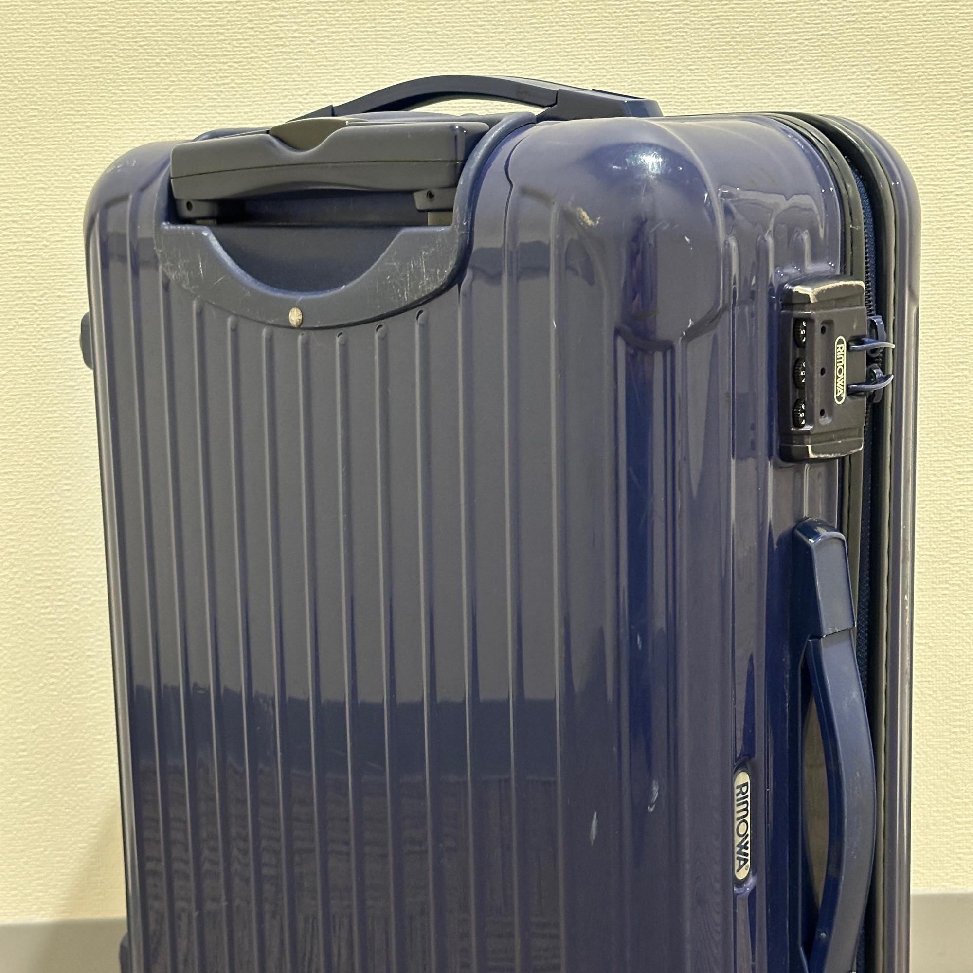 リモワ　サルサ　ジャンク商品(使用可)　857.52　35リットル　2輪