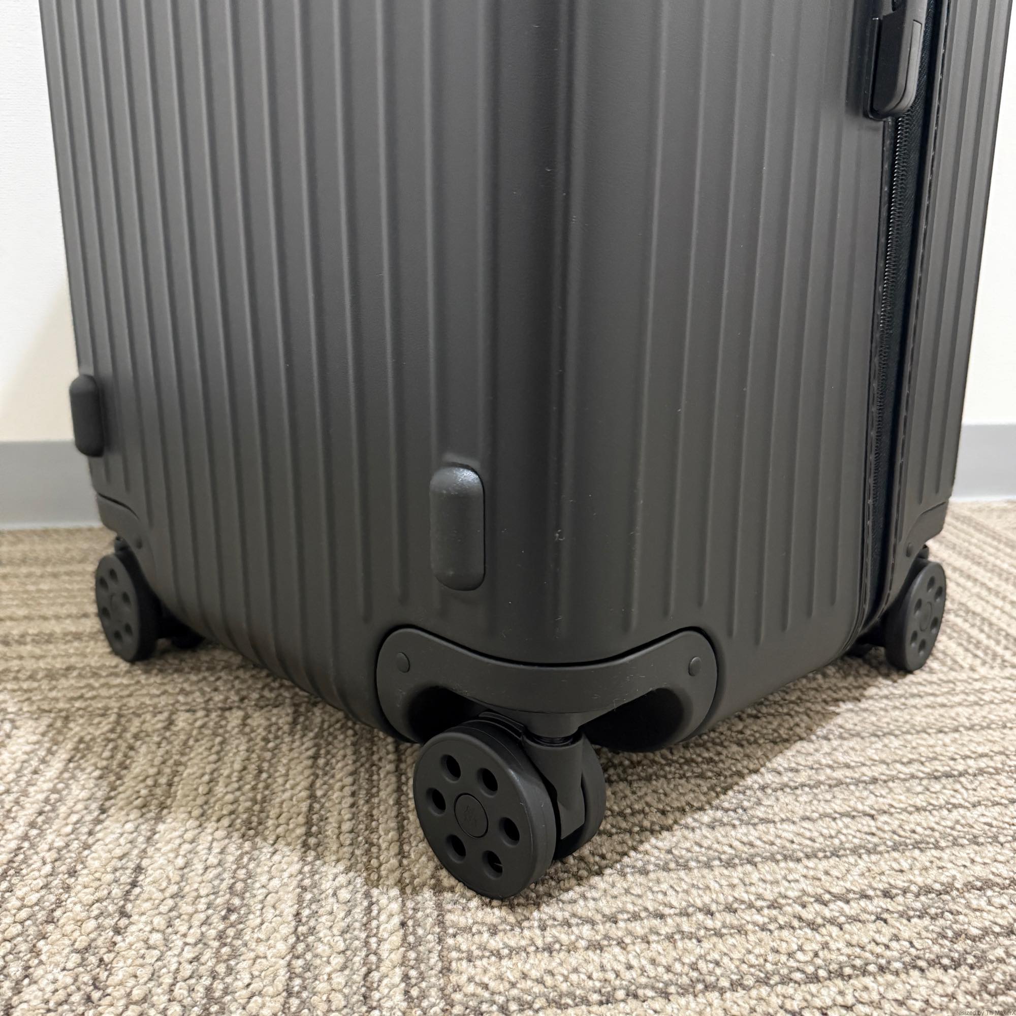 リモワ エッセンシャル 832.80 アウトレット商品 トランク101L マット