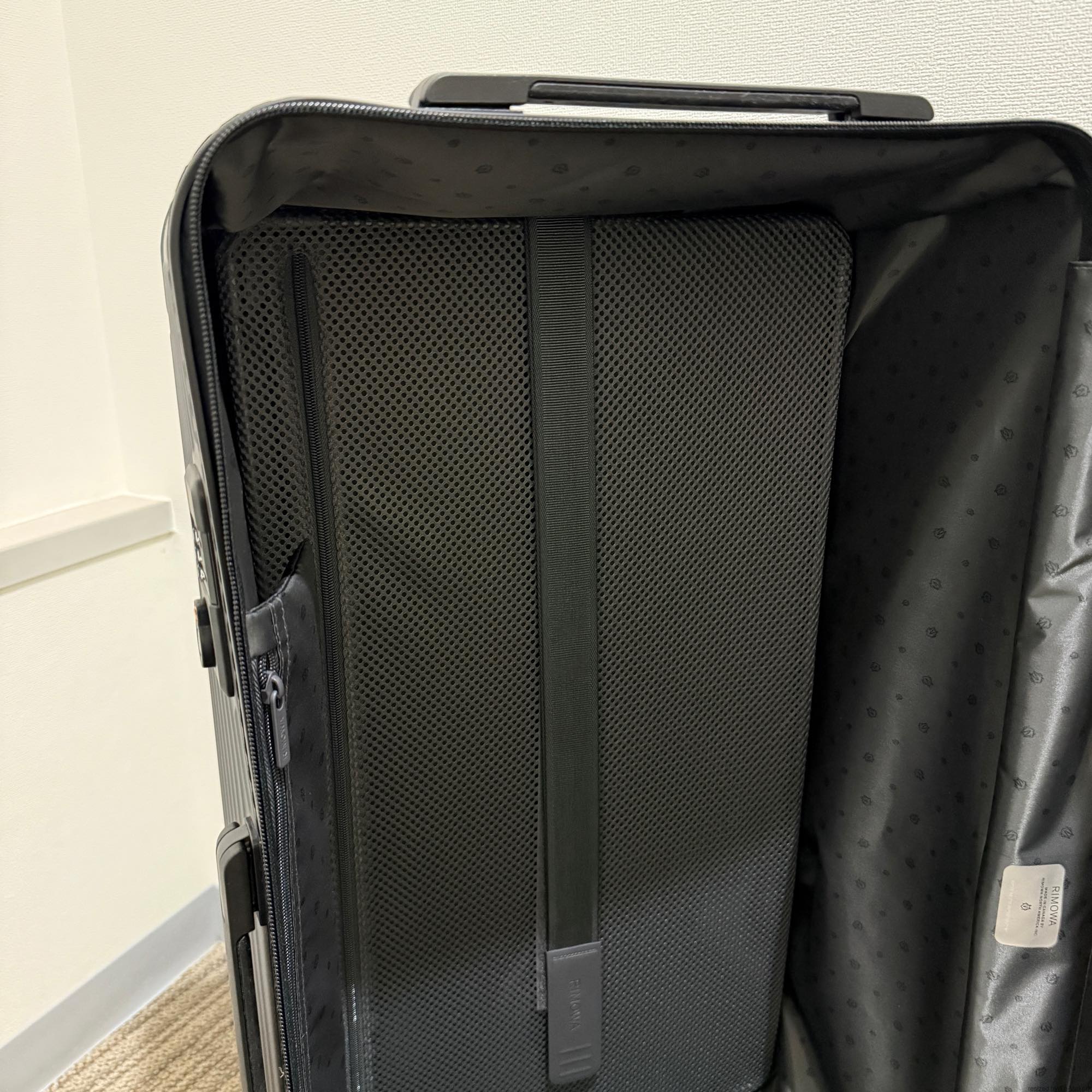 リモワ エッセンシャル 832.80 アウトレット商品 トランク101L マット