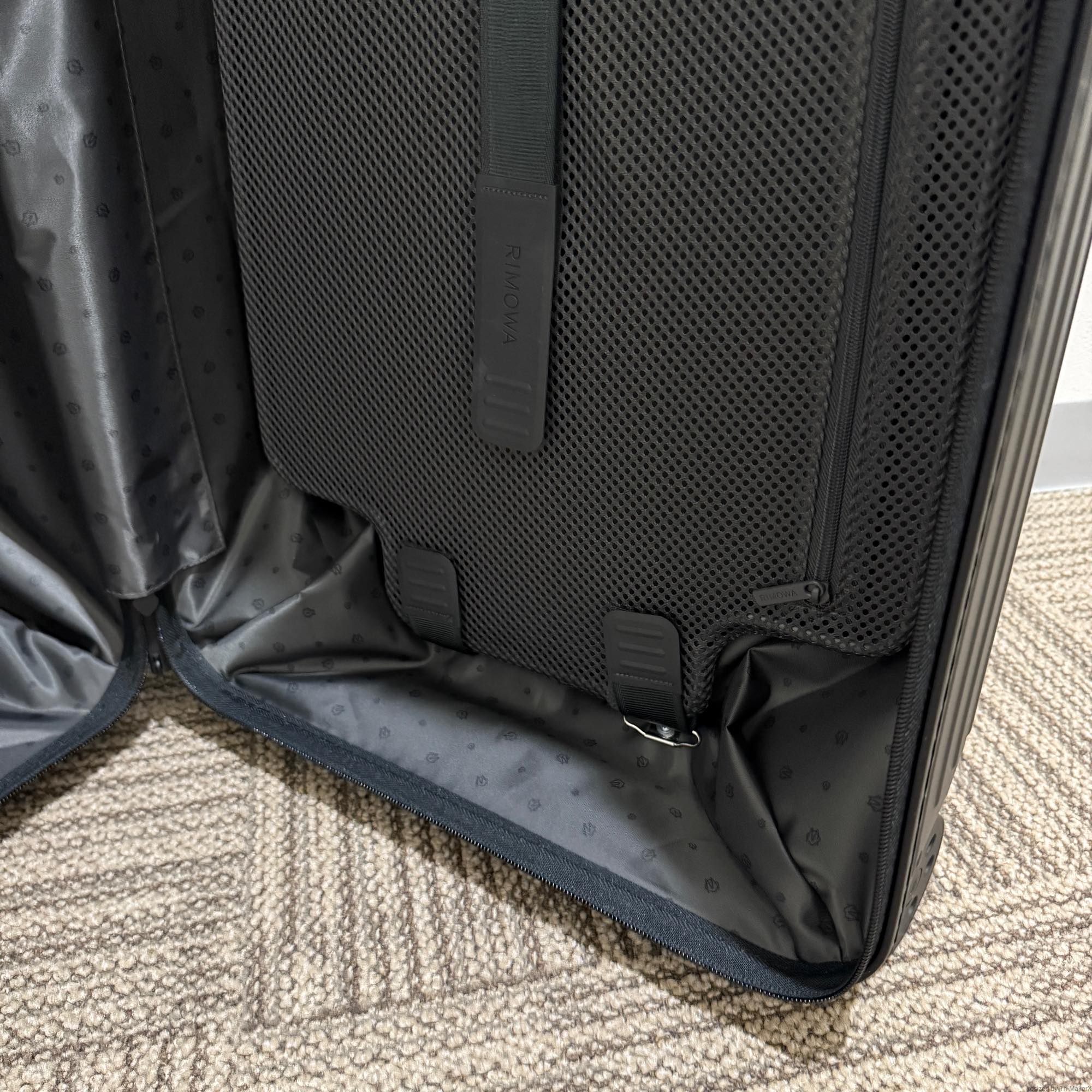 リモワ エッセンシャル 832.80 アウトレット商品 トランク101L マット