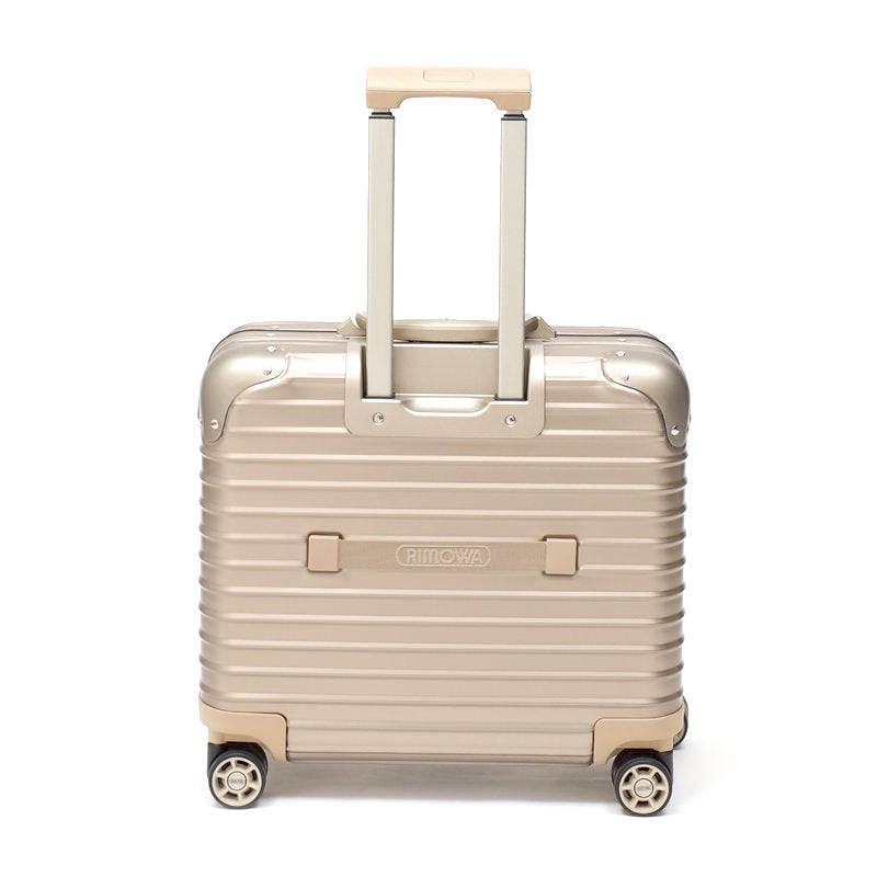 リモワ　トパーズ チタニウム　923.40.03.4　アウトレット商品　26リットル　4輪