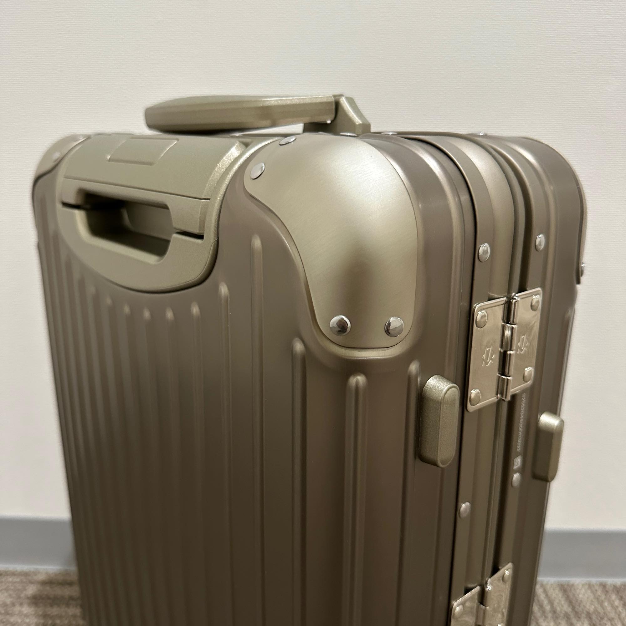 リモワ　オリジナル　925.52.04.4　キャンビンS　ゴールド　アウトレット品　31リットル　4輪