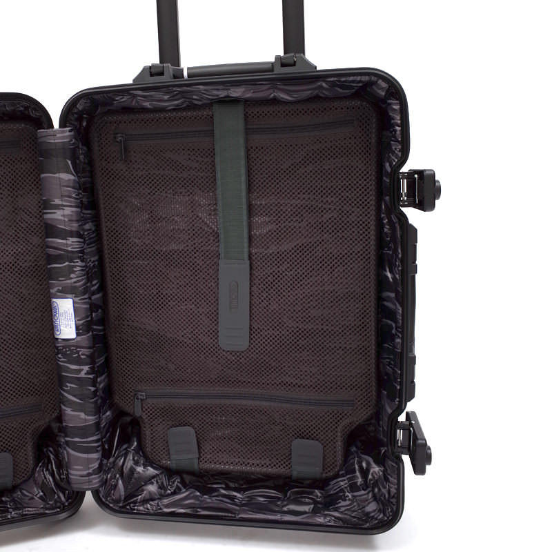 リモワ&モンクレール限定　在庫商品　36リットル　4輪