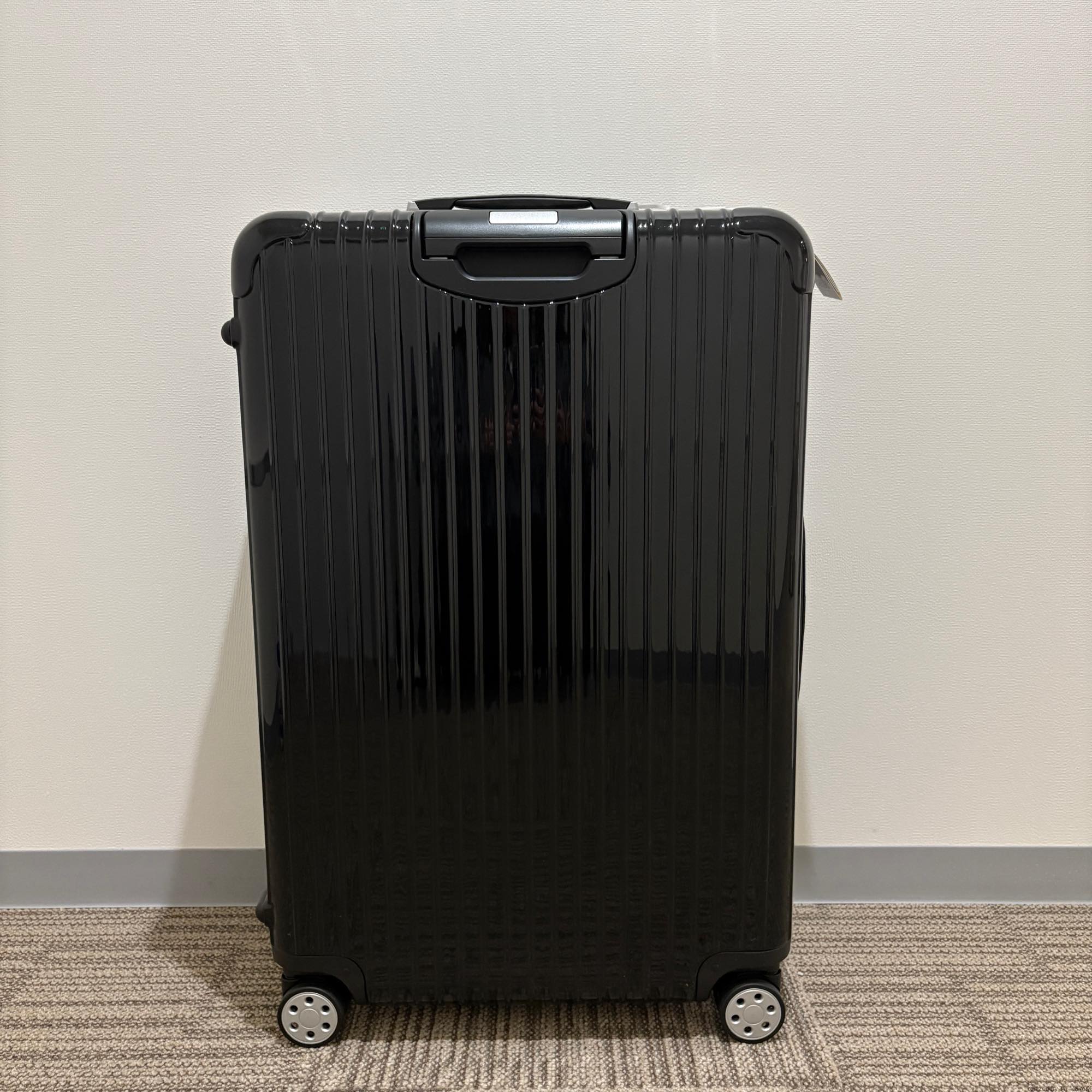 リモワ　サルサ デラックス　830.77.50.4　97リットル　新品　4輪