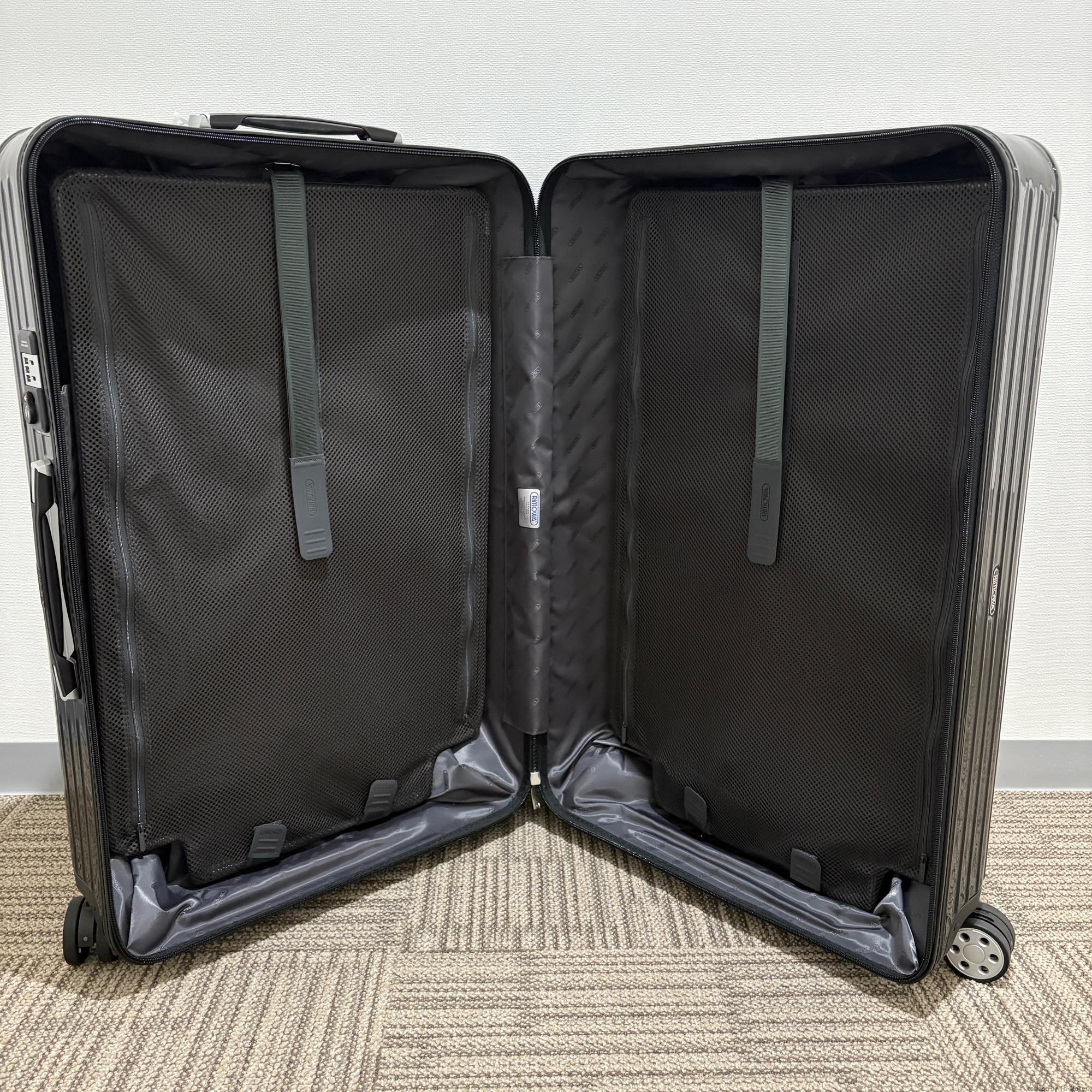 リモワ　サルサ デラックス　830.77.50.4　97リットル　新品　4輪