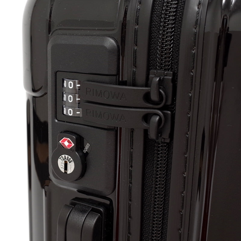 リモワ エッセンシャル 832.52.62.4  キャビンS 34L ブラック 在庫商品