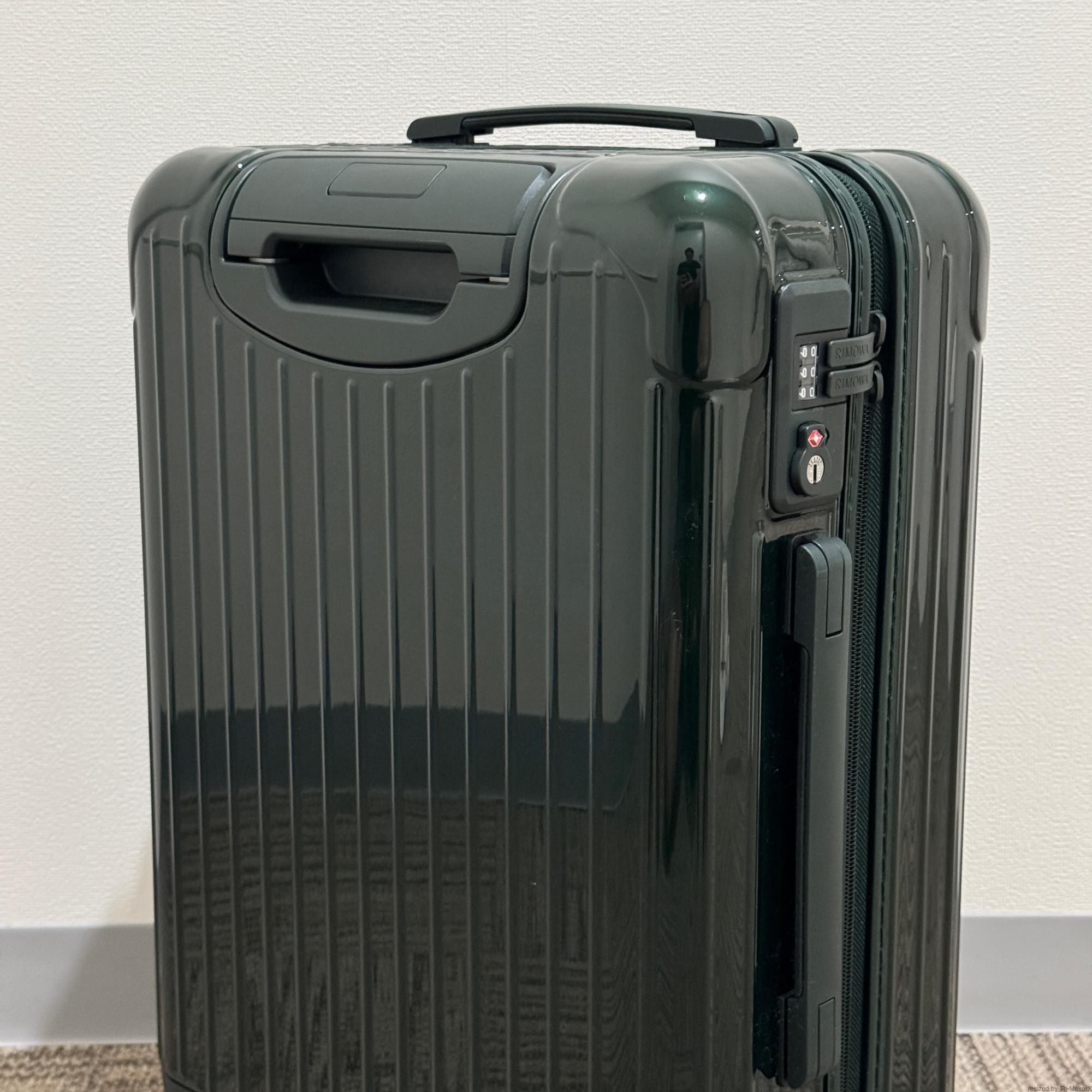 リモワ エッセンシャル　832.52.68.1　キャビンS　32L　在庫商品　グリーングロス