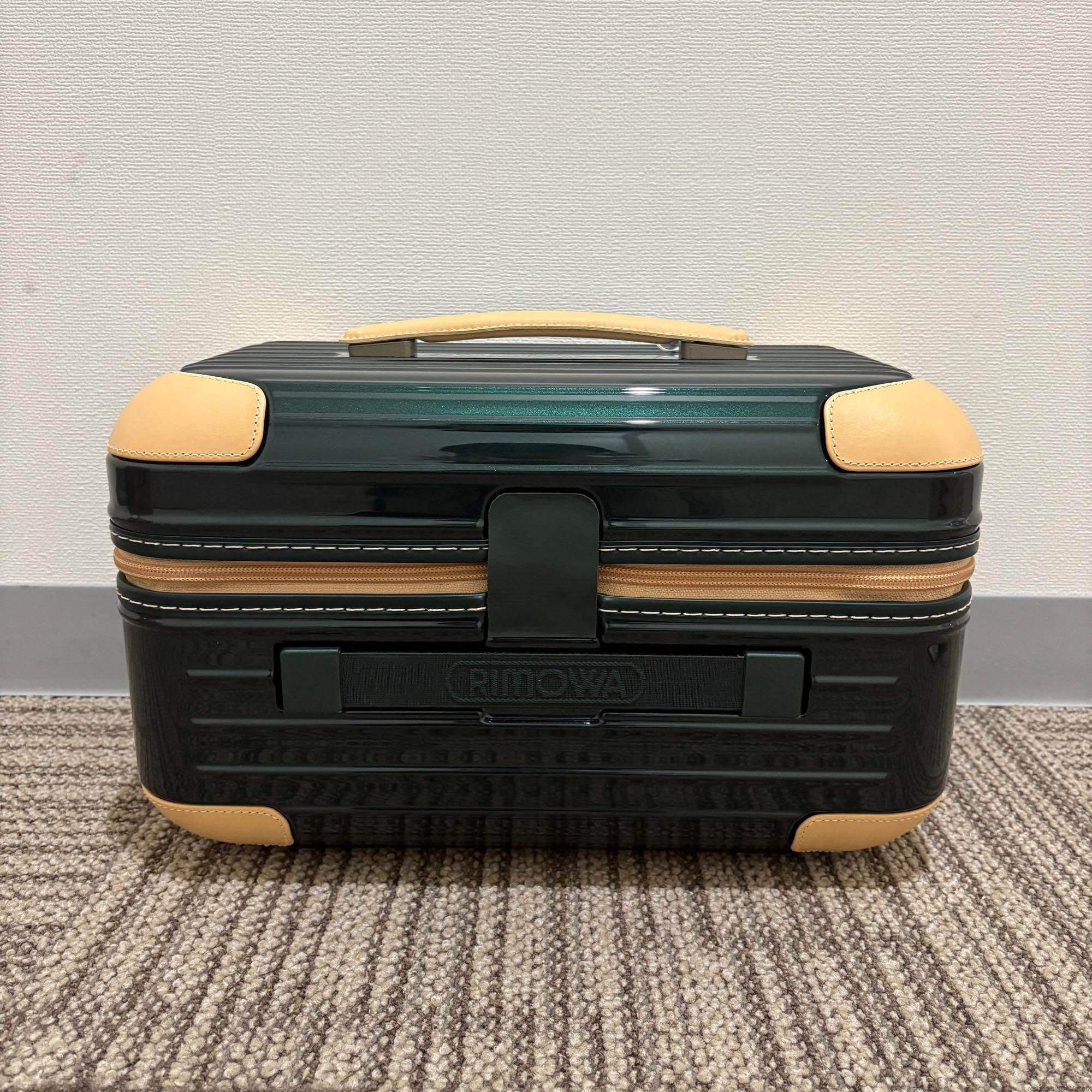 リモワ　ボサノバ　ビューティーケース　870.38　新品　13リットル