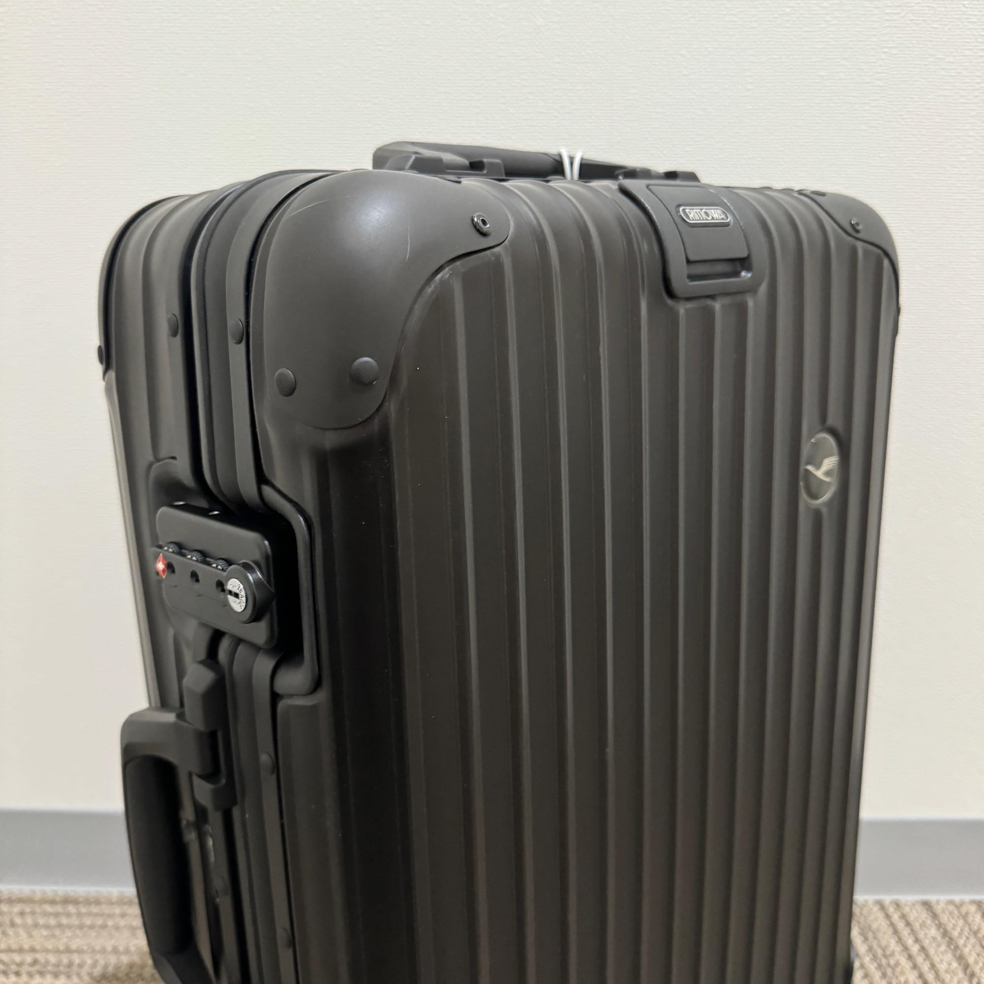 ルフトハンザ　リモワ　アルミニウムステルス　921.90.02.4　 新品　32リットル　2輪
