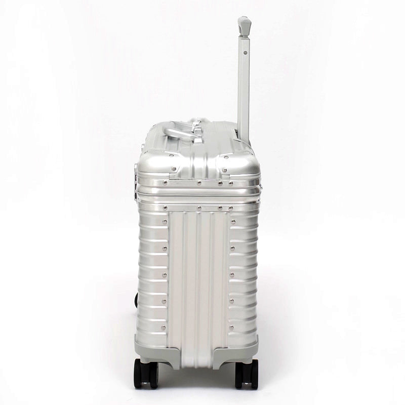 リモワ パイロット 923.50.00.4 アウトレット商品 34リットル 4輪