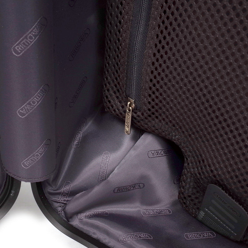 リモワ　トパーズ ステルス　923.56.01.4　在庫商品　45リットル　4輪