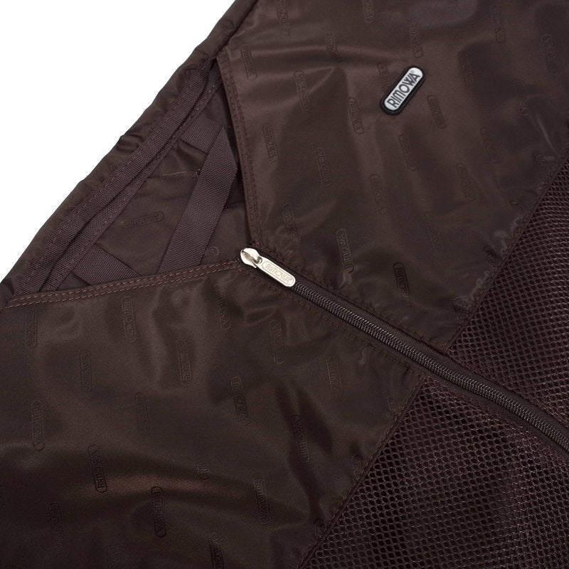 リモワ　トパーズ チタニウム　在庫商品　924.70.03.4　82リットル　4輪