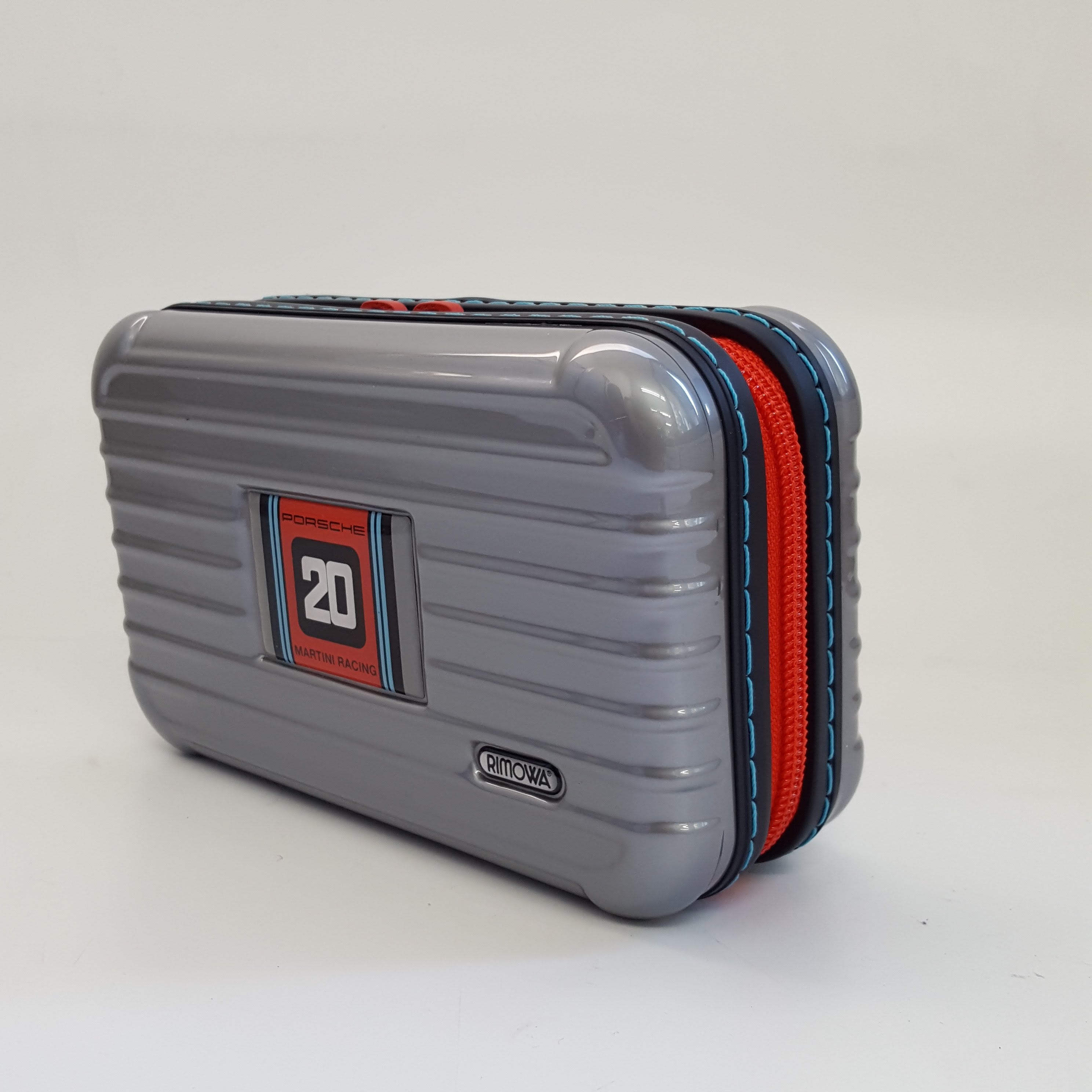 希少 RIMOWA x ポルシェx MARTINI RACING ケース ポーチ リモワ ポルシェ アメニティケース 在庫商品 MARTINI RACINGロゴ