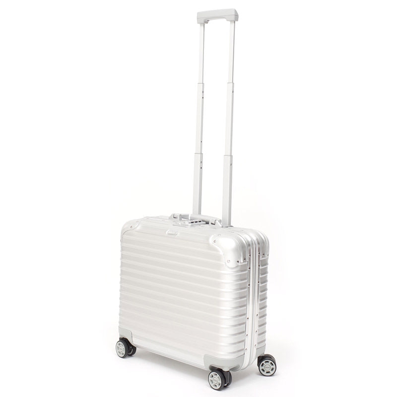 リモワ トパーズ　923.40.00.4　在庫商品　26リットル　4輪