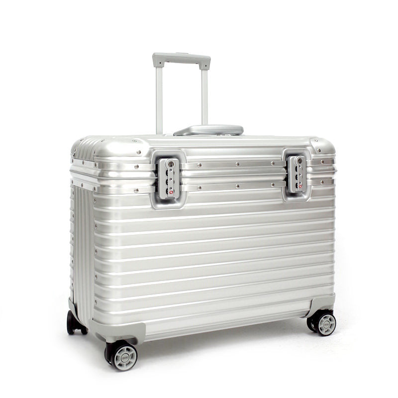リモワ パイロット 923.51.00.4 在庫商品 37リットル 4輪 – リモワ