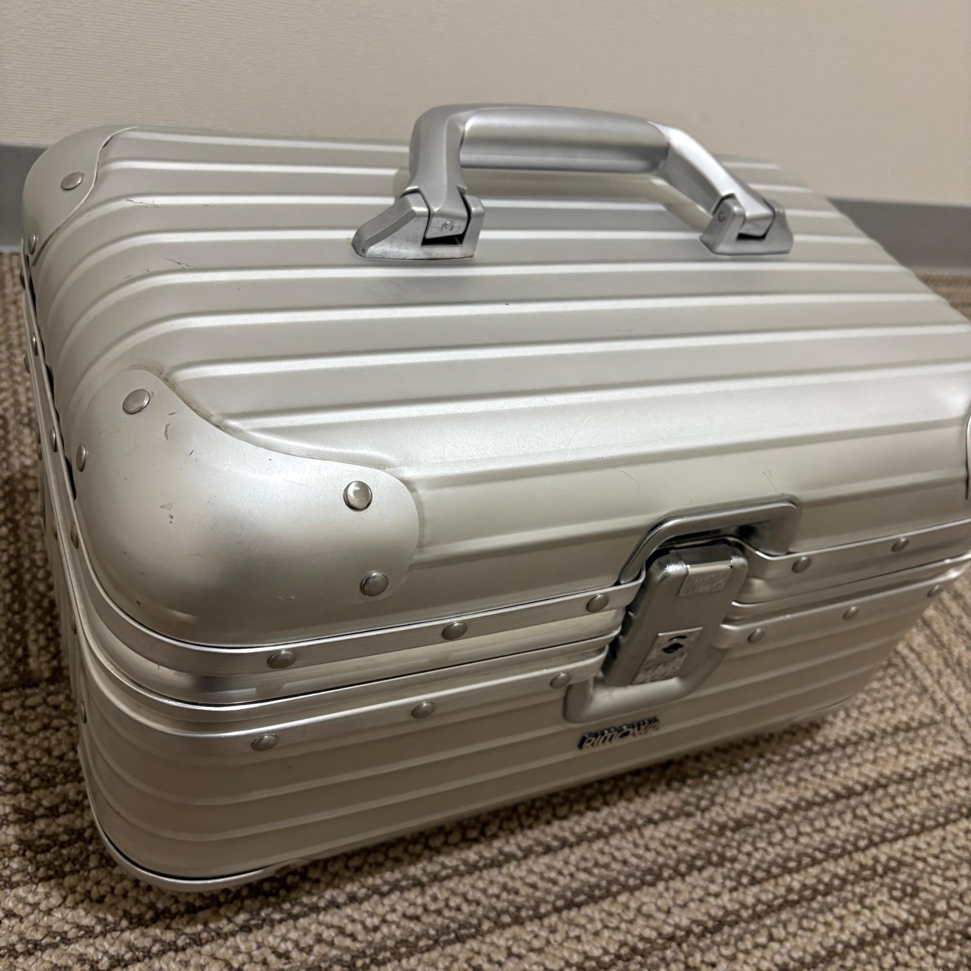 リモワ　トパーズ　ビューティーケース　中古商品　17リットル