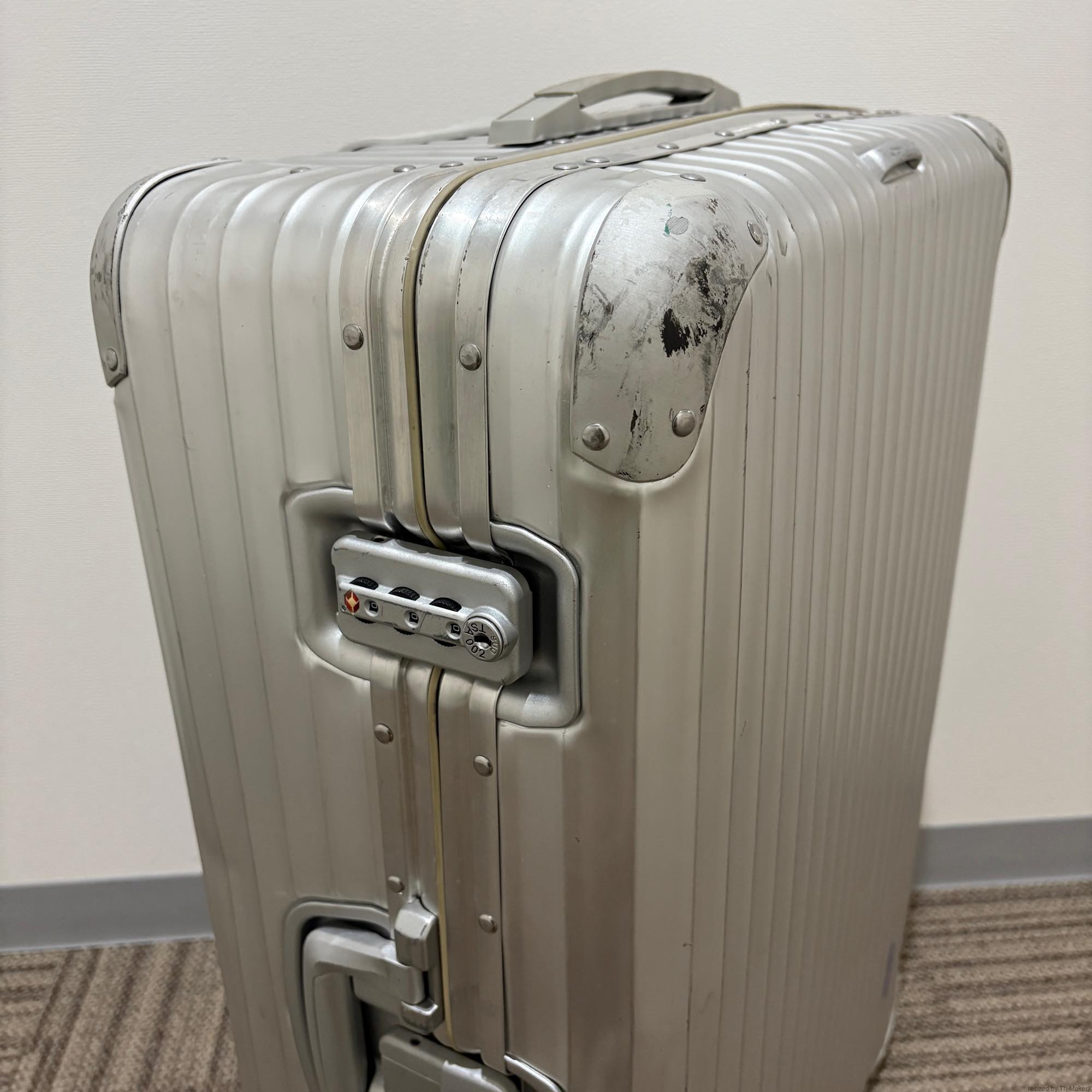 リモワ　トパーズ　中古商品　930.70　82リットル　2輪
