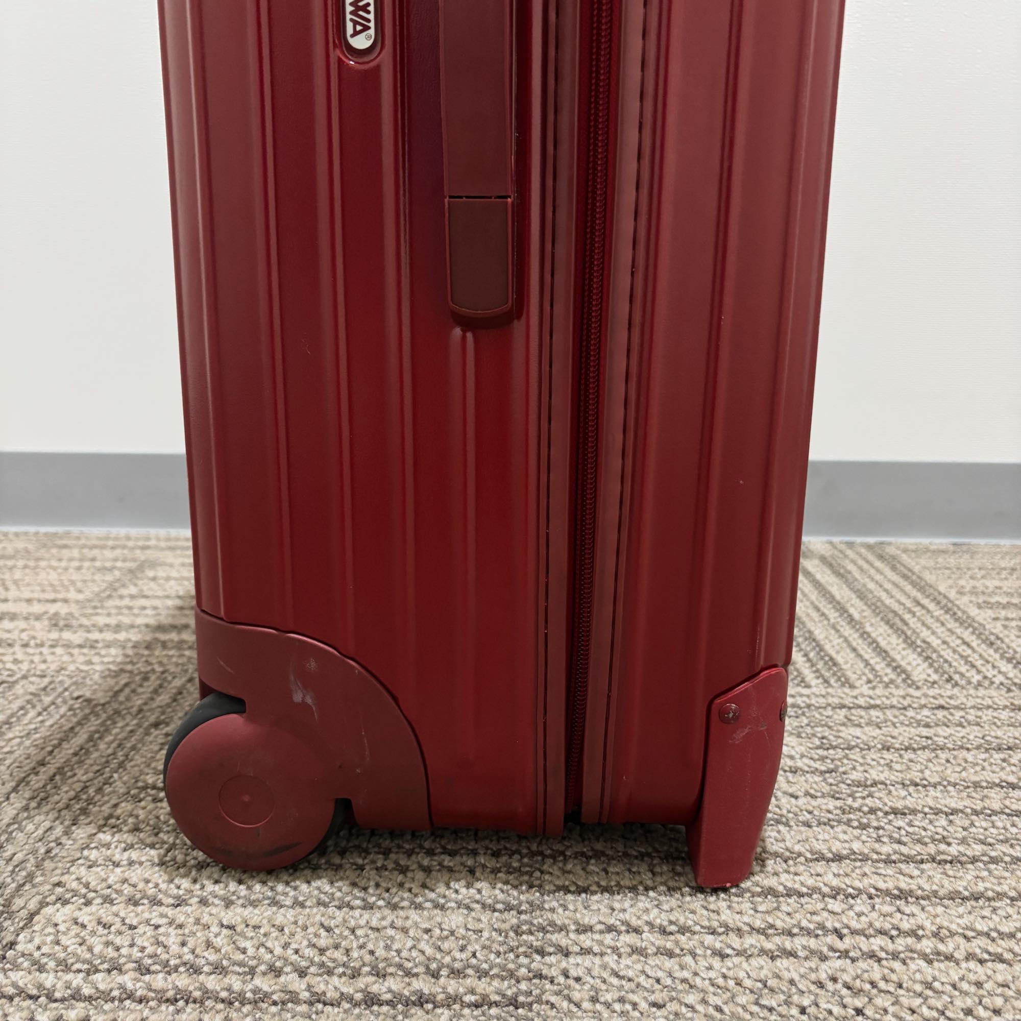 リモワ　エッセンシャル(サルサ)　855.63-10　中古美品　63リットル　2輪