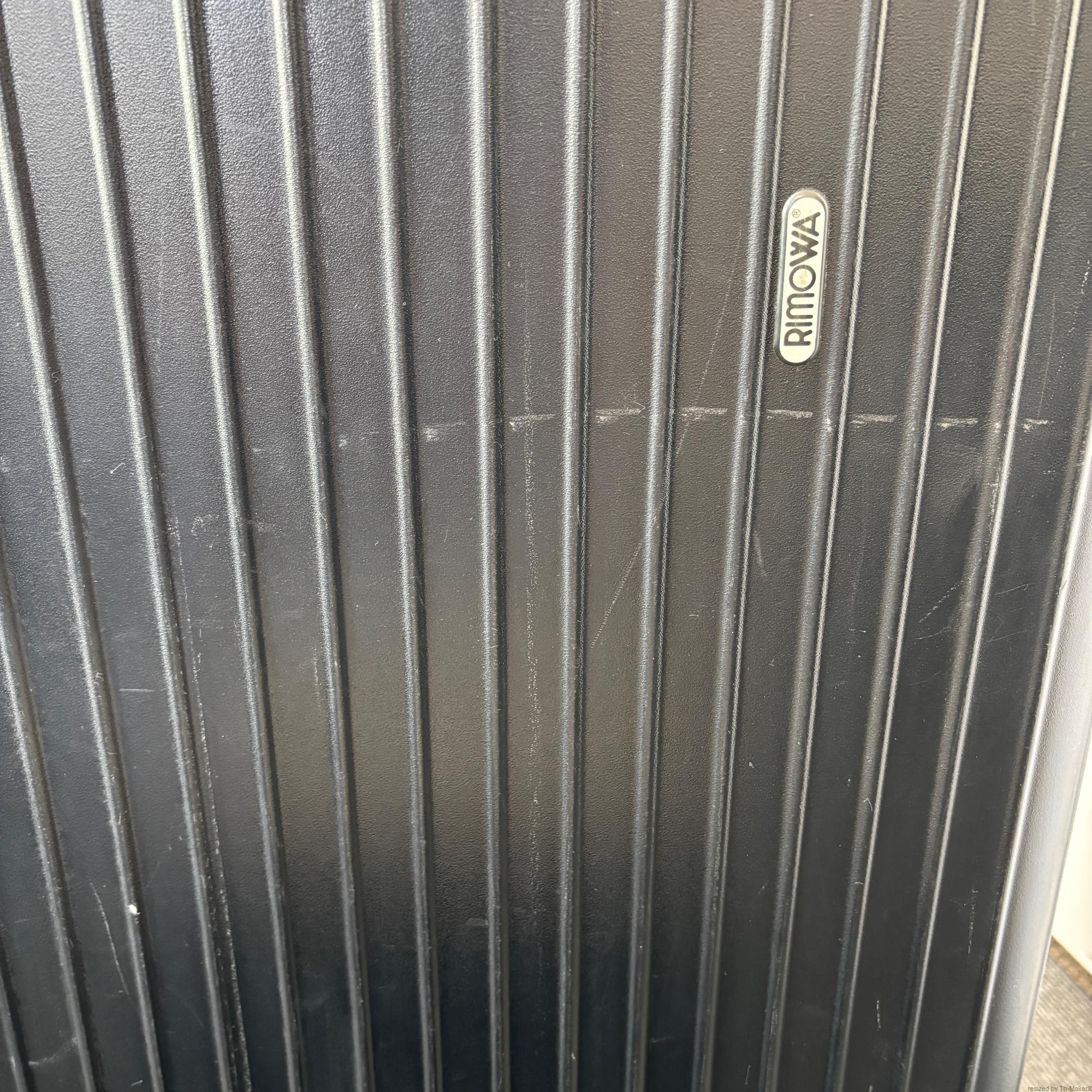 リモワ　サルサ(エッセンシャル)　871.77-10　107リットル　中古商品　4輪