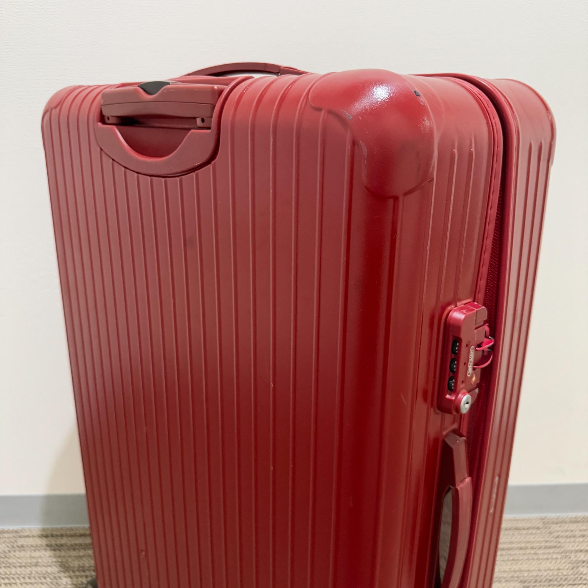 リモワ　エッセンシャル(サルサ)　875.77-10　104リットル　中古美品　4輪
