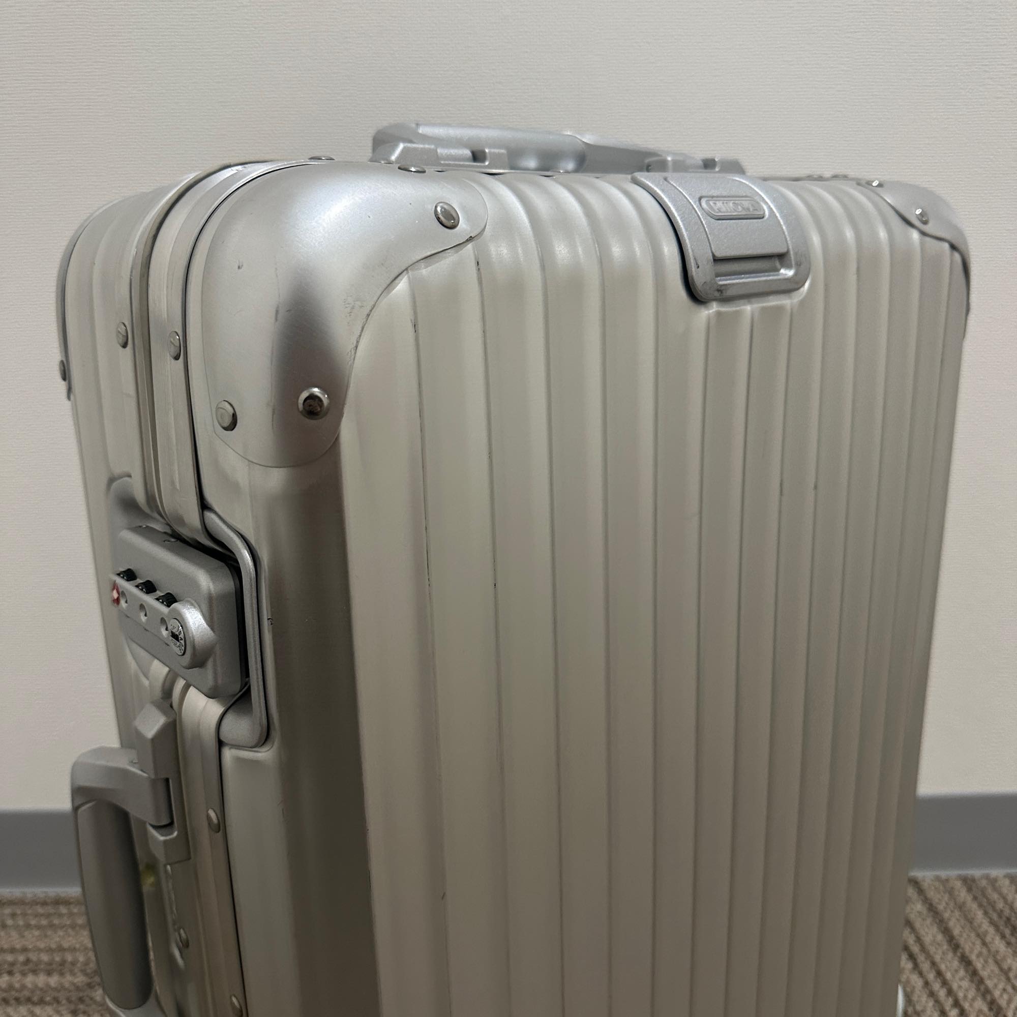 リモワ　トパーズ　929.52-10　中古美品　32リットル　2輪