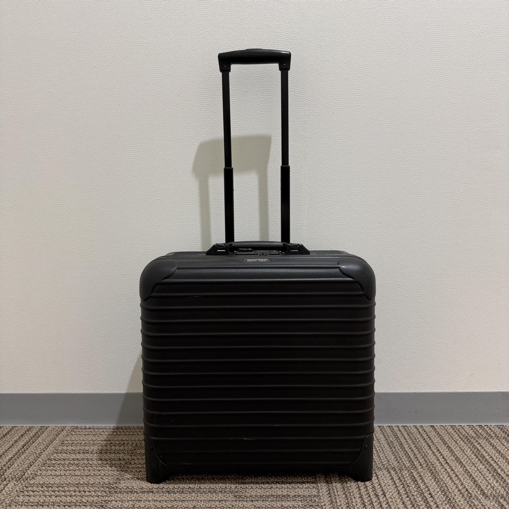 リモワ　エッセンシャル(サルサ)　トロリー　中古商品　810.40-11　25リットル　2輪