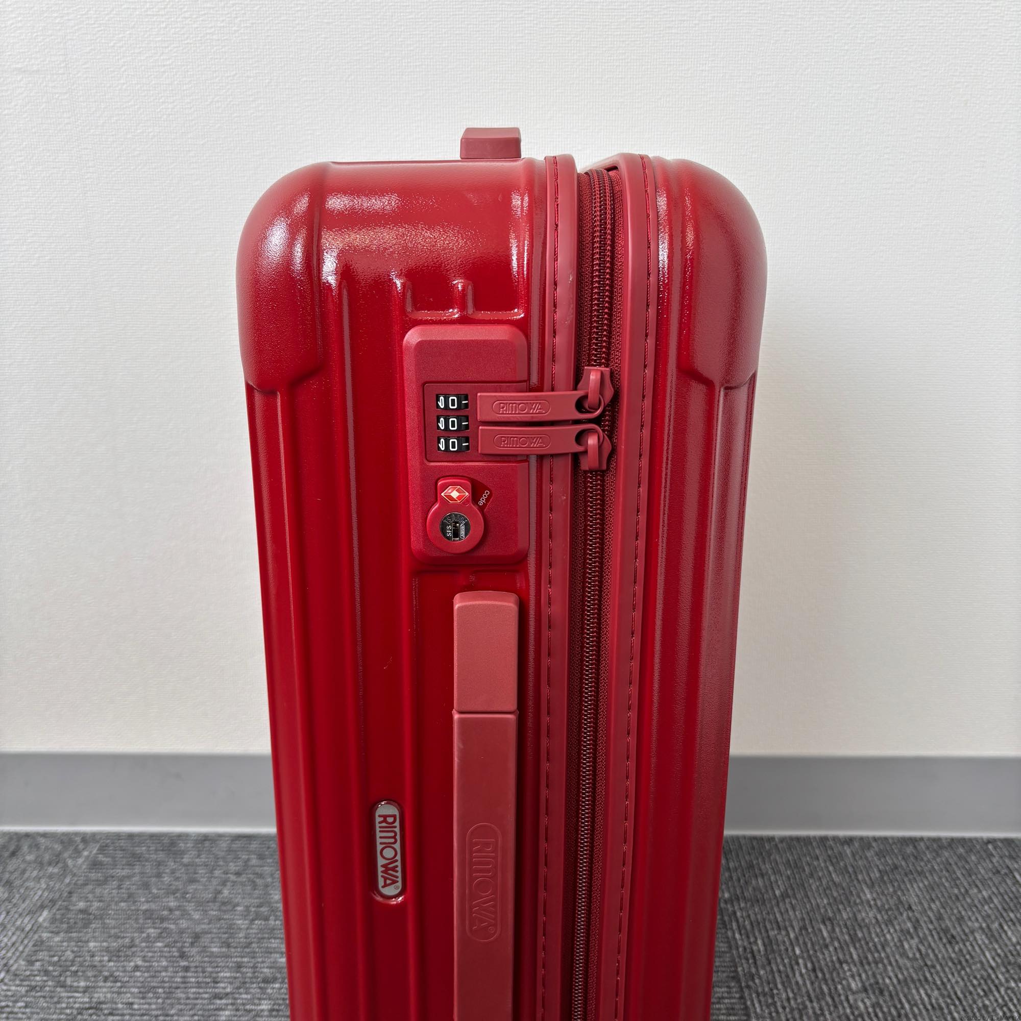 リモワ　サルサ(エッセンシャル)　855.52-12　35リットル　アウトレット品　2輪