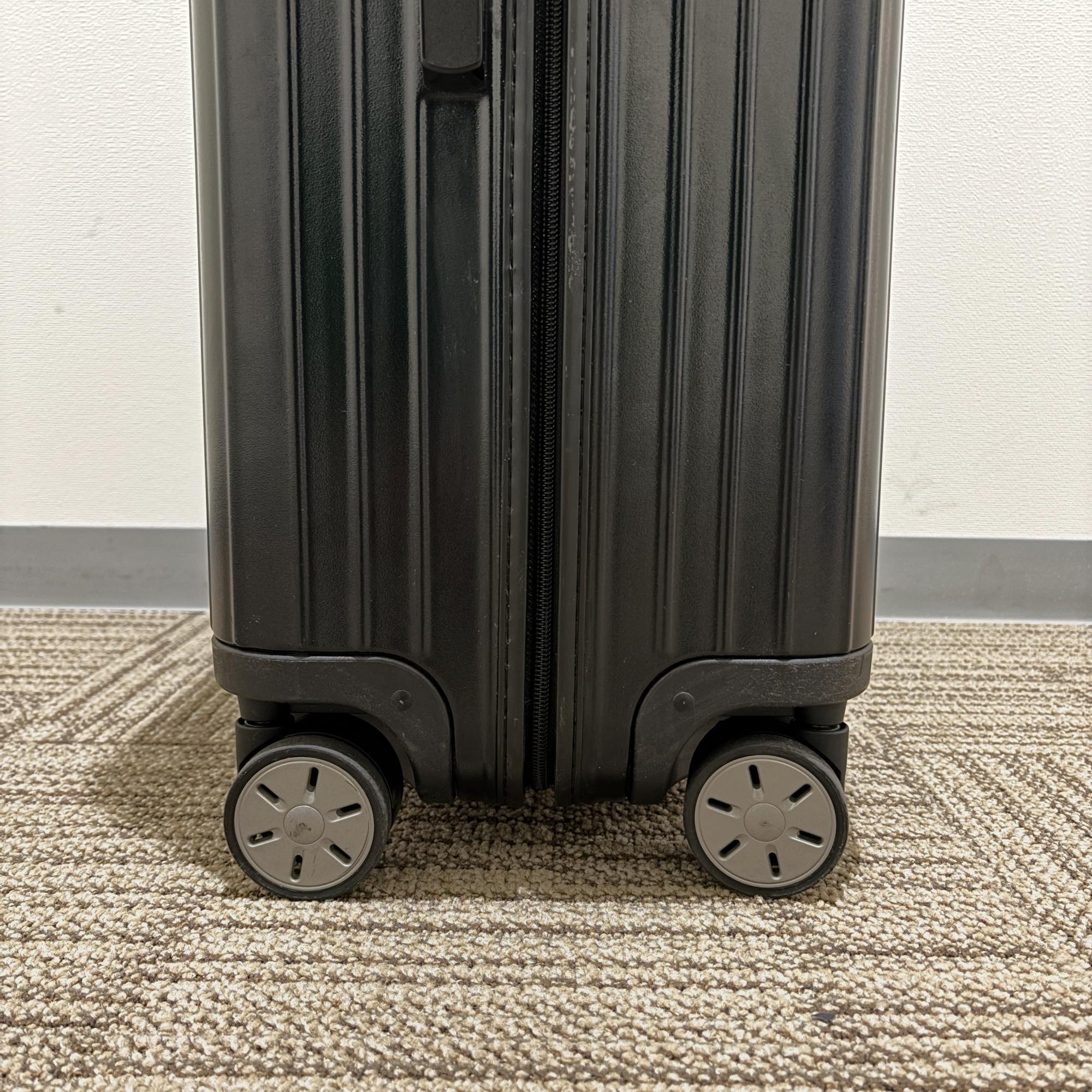 リモワ　エッセンシャル(サルサ)　871.77-13　107リットル　中古美品　4輪