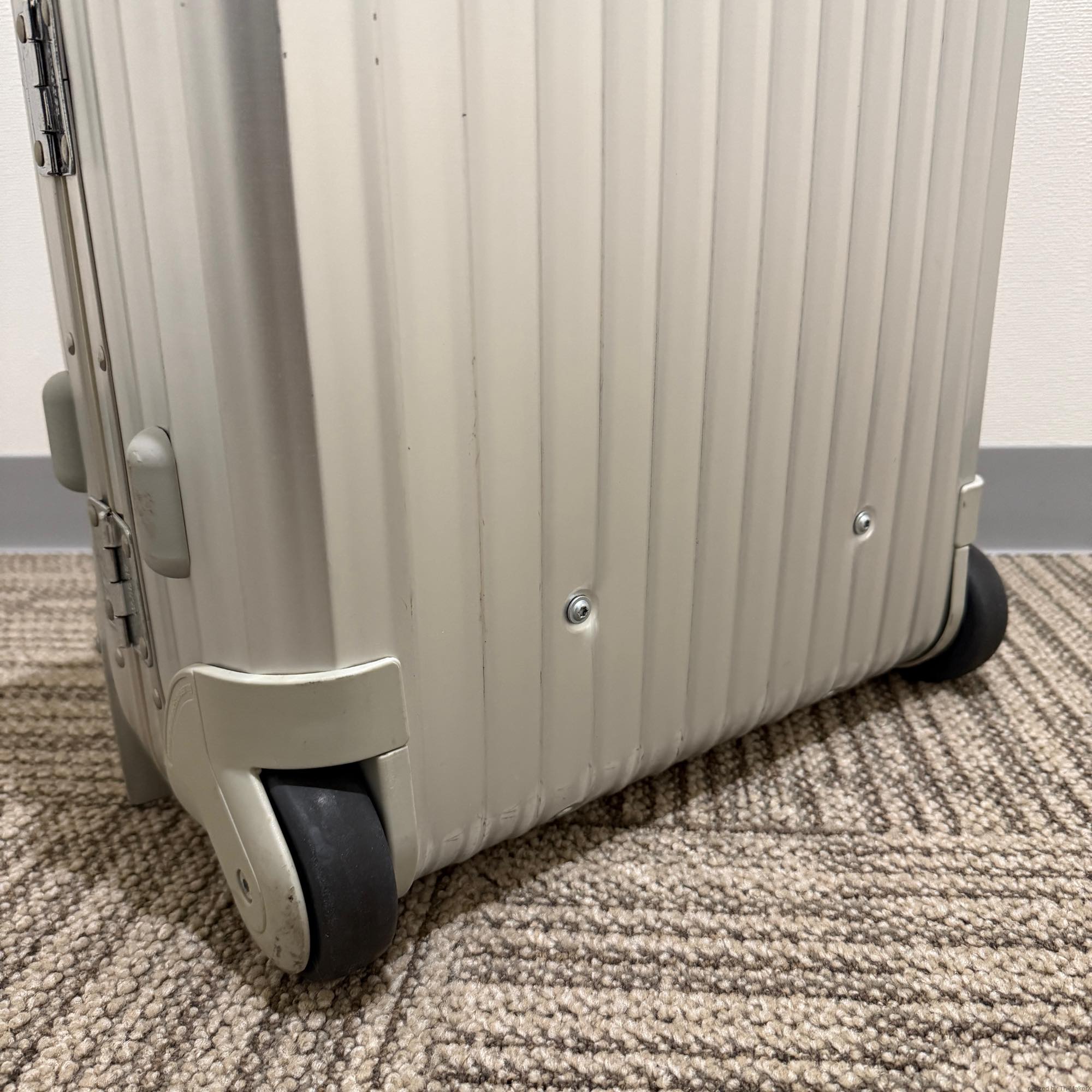 リモワ　トパーズ　929.52-13　中古美品　32リットル　2輪
