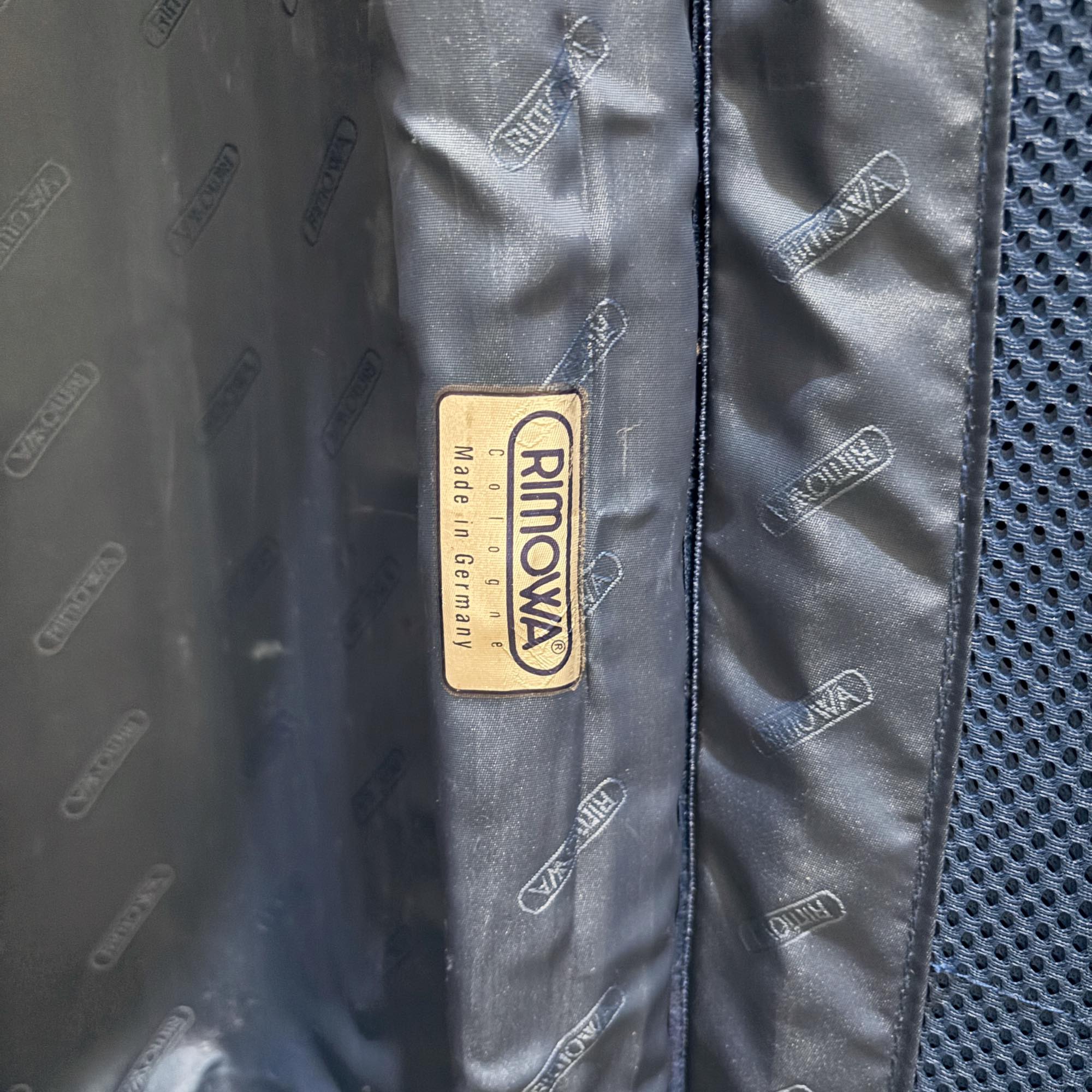 リモワ オリジナル(トパーズ) 929.52-14 中古商品 32リットル 2輪