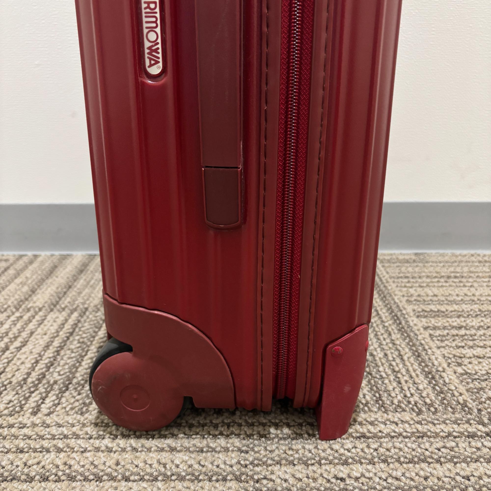 リモワ　エッセンシャル(サルサ)　855.52-17　35リットル　中古美品　2輪