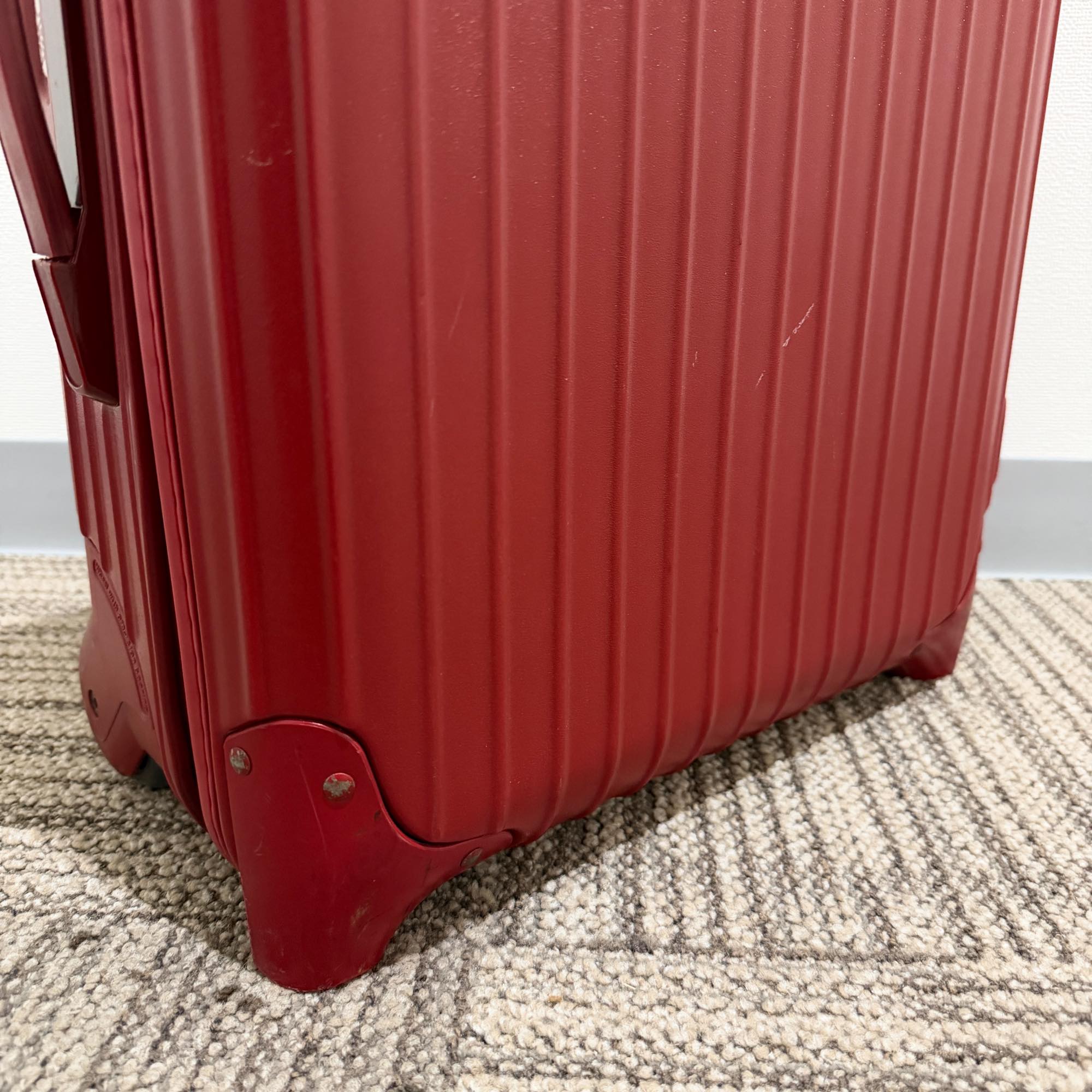 リモワ　エッセンシャル(サルサ)　855.52-19　35リットル　中古商品　2輪